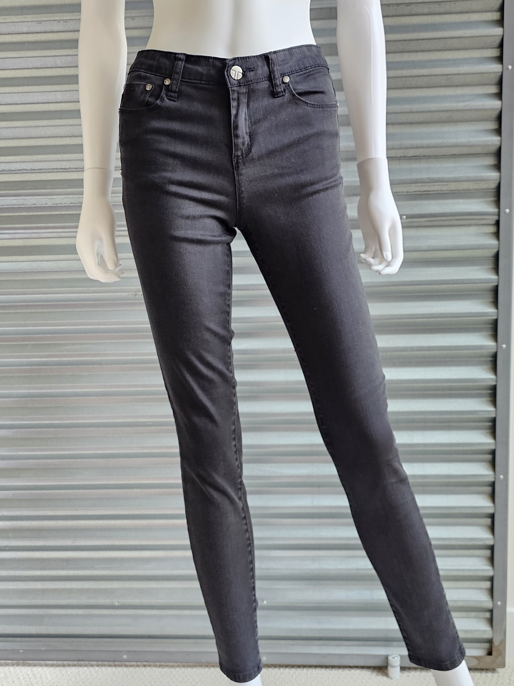 Tractr Women's Mid-rise, full lemght Skinny Jeans - Dark Gray - sz 27
